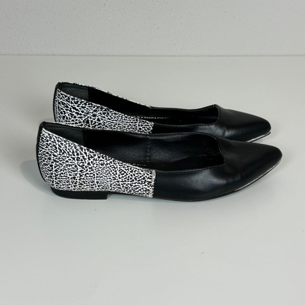 Circus by Sam Edelman Black & White Pointed Toe Flats 5